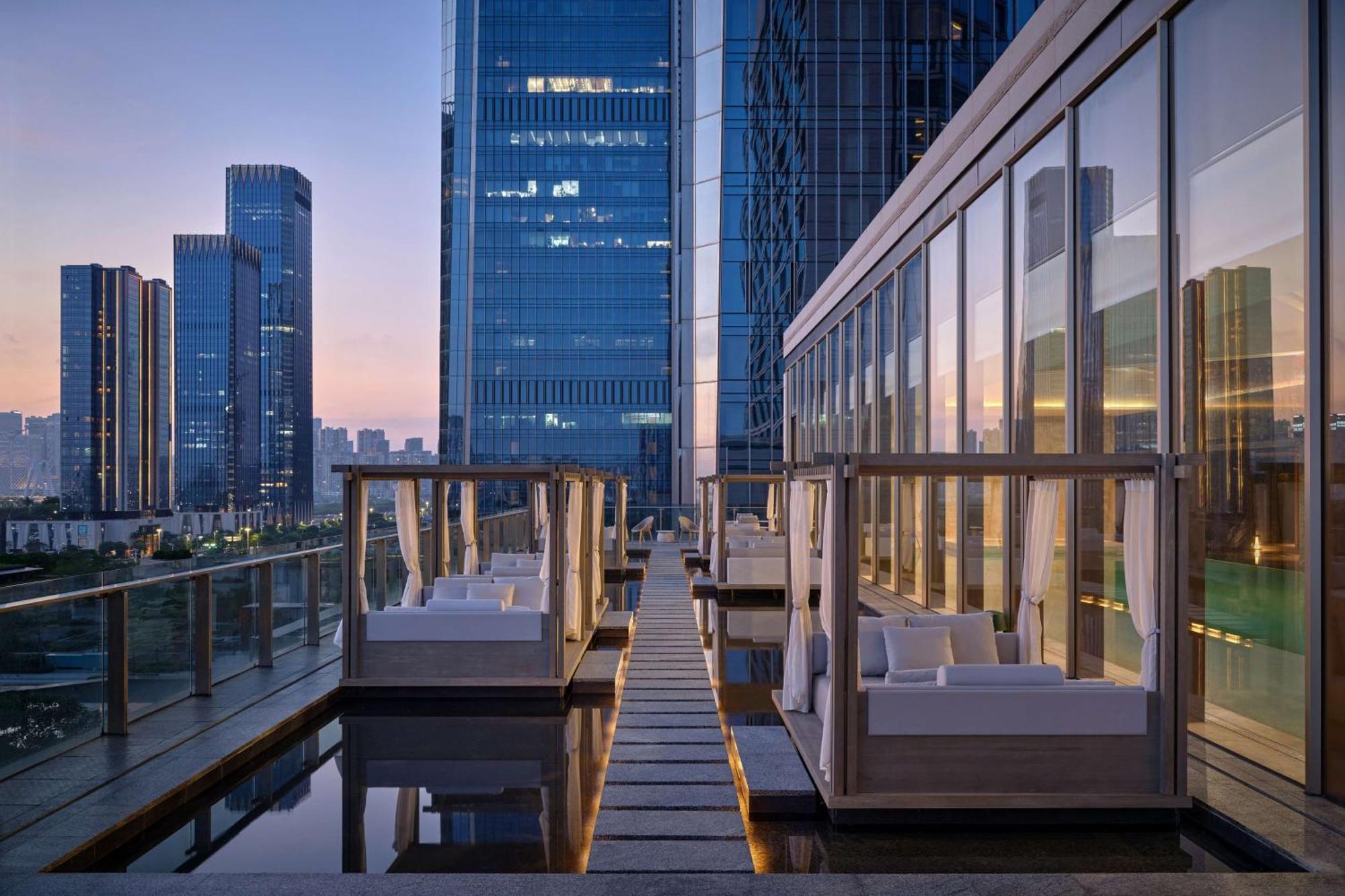 Conrad Shenzhen, The First Art Museum Hotel In Greater Bay Area With The Stunning Bay And Sunset View In The Hotel Terrace Exterior foto